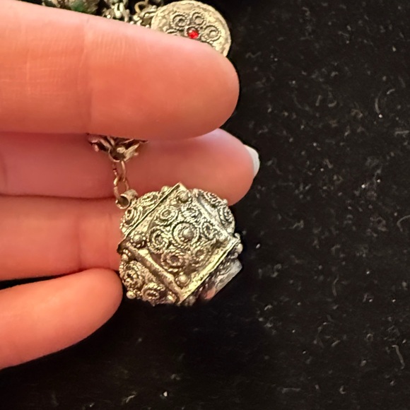 Vintage Silver Charm Bracelet - Picture 14 of 16